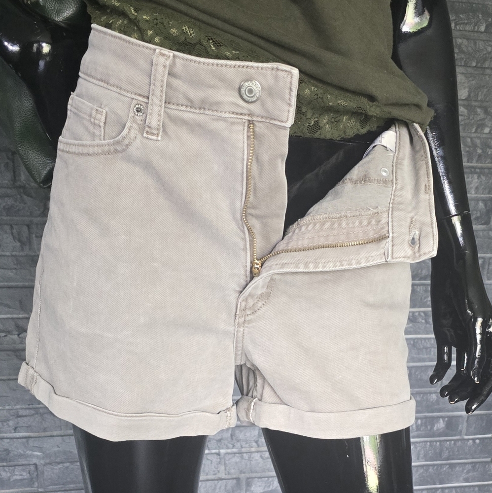 Old Navy Gray Denim Women's Shorts Size 10